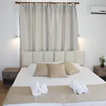 玛丽亚奇迪利公寓式酒店 圣纳帕