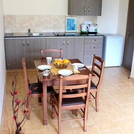 Maria Zintili Apartmanhotel Ajía Nápa